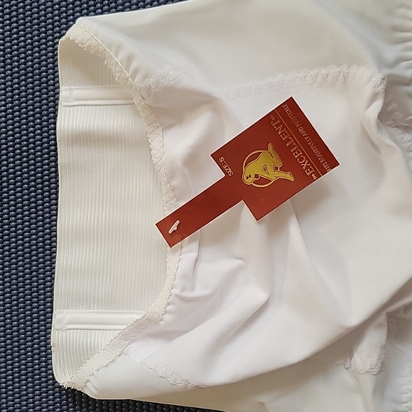 NWT 3 pairs Maternity Panties / Underwear w/ Back & Tummy Support - Picture 5 of 6